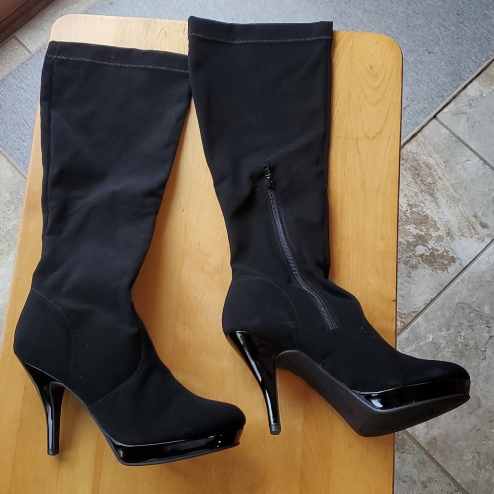 Cute Kenneth Cole Reaction boots, nwb never worn
